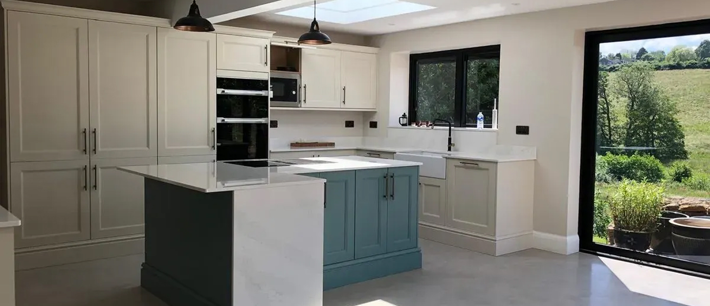 Kitchens and worktops Img